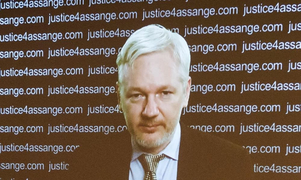 Μήνυμα του Πάπα Φραγκίσκο στον φυλακισμένο Τζούλιαν Ασάνζ